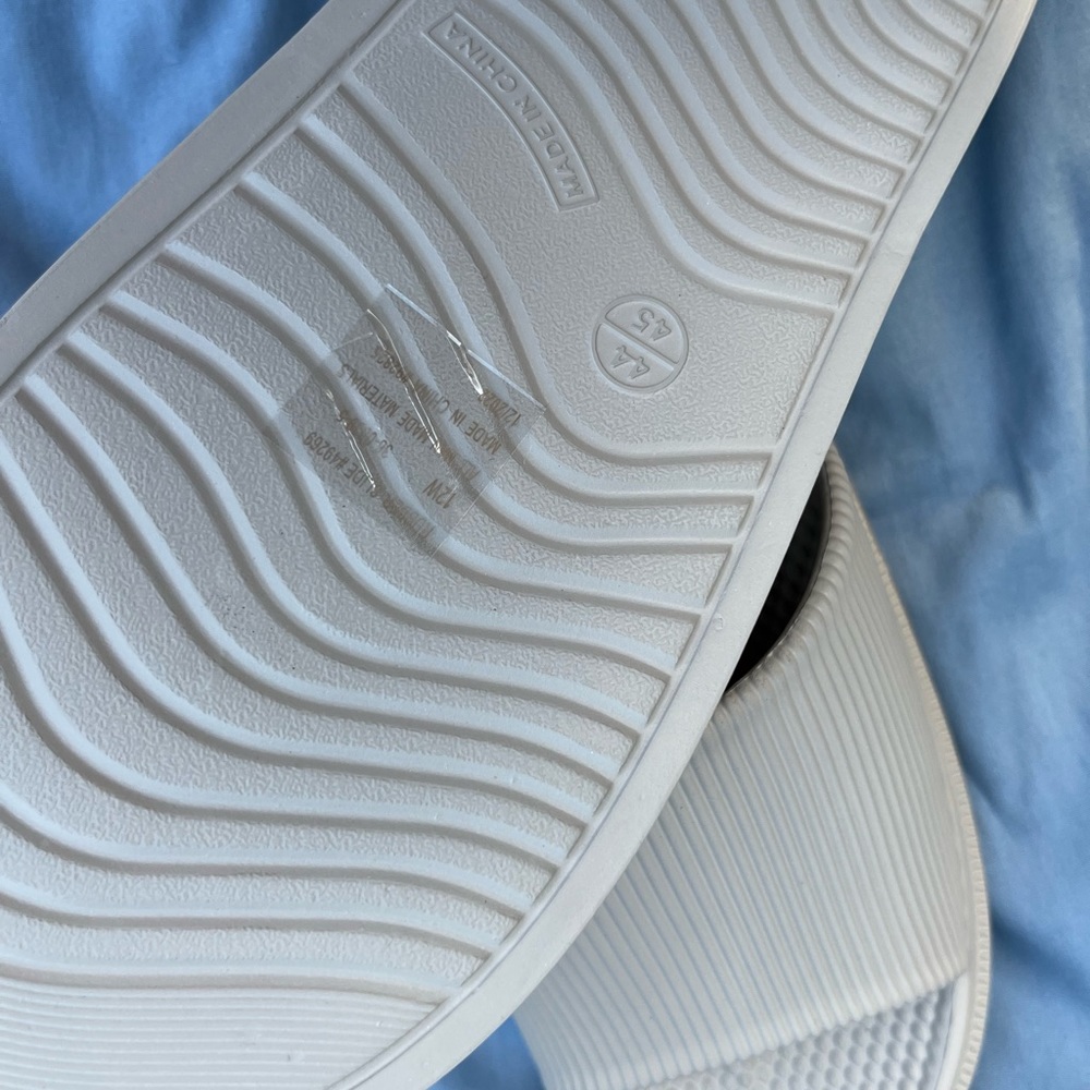 NWOT Women Slides - Picture 2 of 4